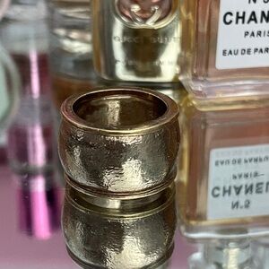 ✨Vintage Goldtone WIDE Soft Hammer Look Statement Ring✨Preloved Size 7